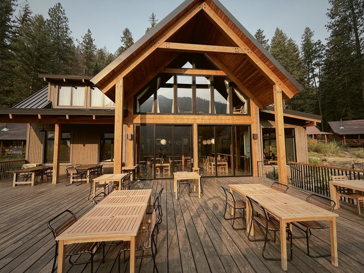 The Minam River Lodge at dusk